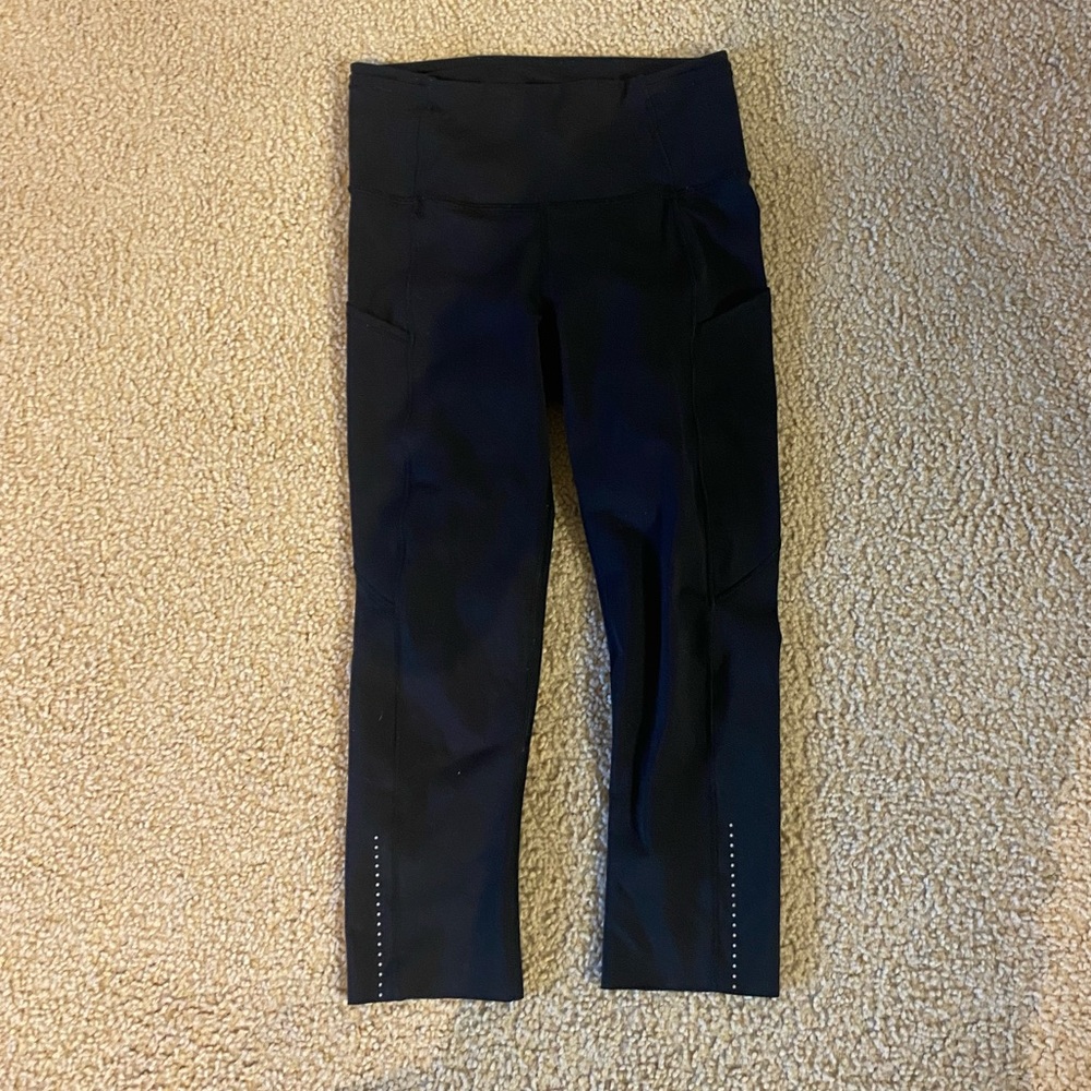 Size 4 cropped lulu tights